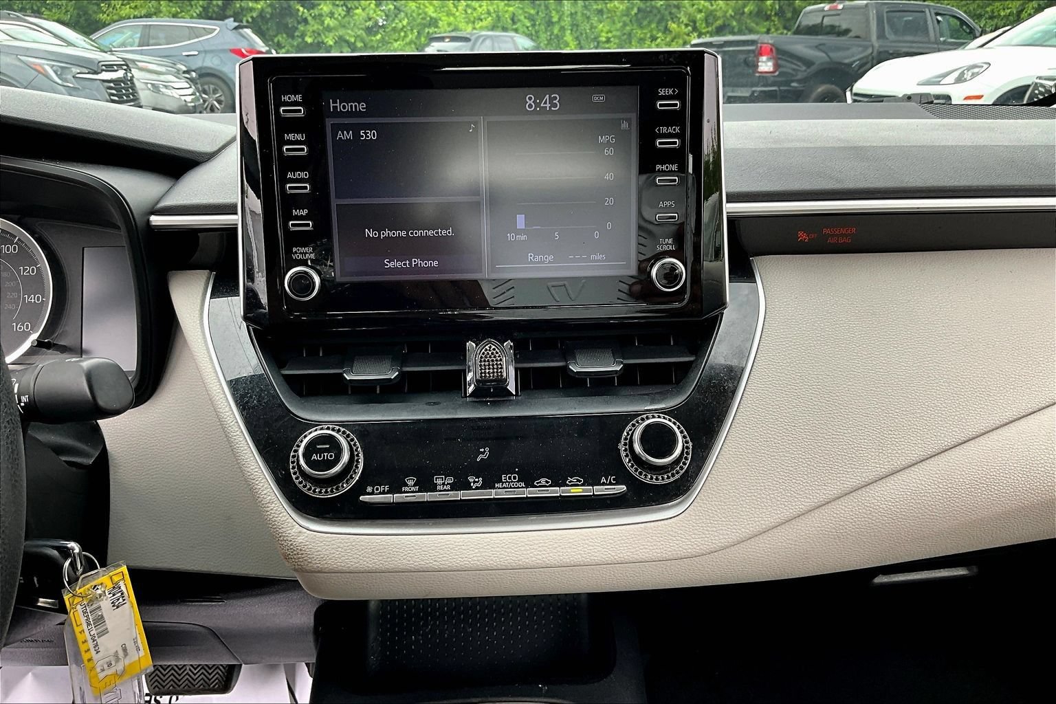 Used 2020 Toyota Corolla LE FWD image 13