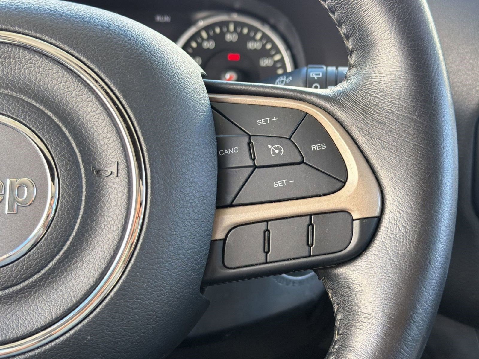 Used 2017 Jeep Renegade Latitude image 22