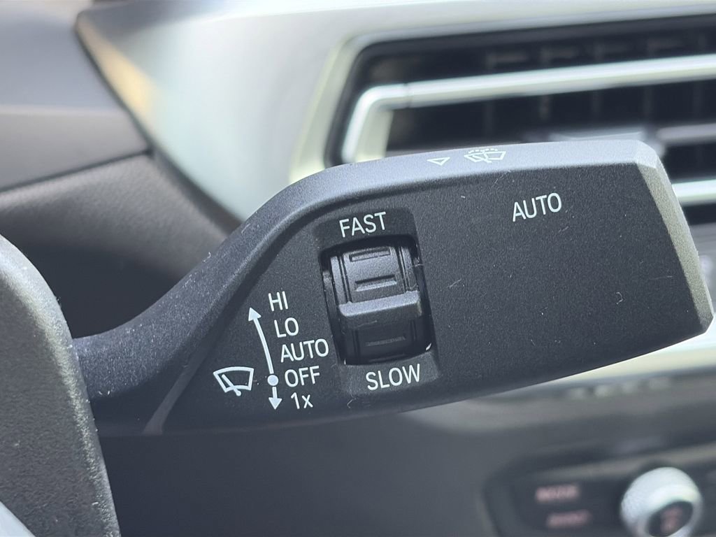 Used 2021 BMW 330e xDrive w/ Premium Package image 10