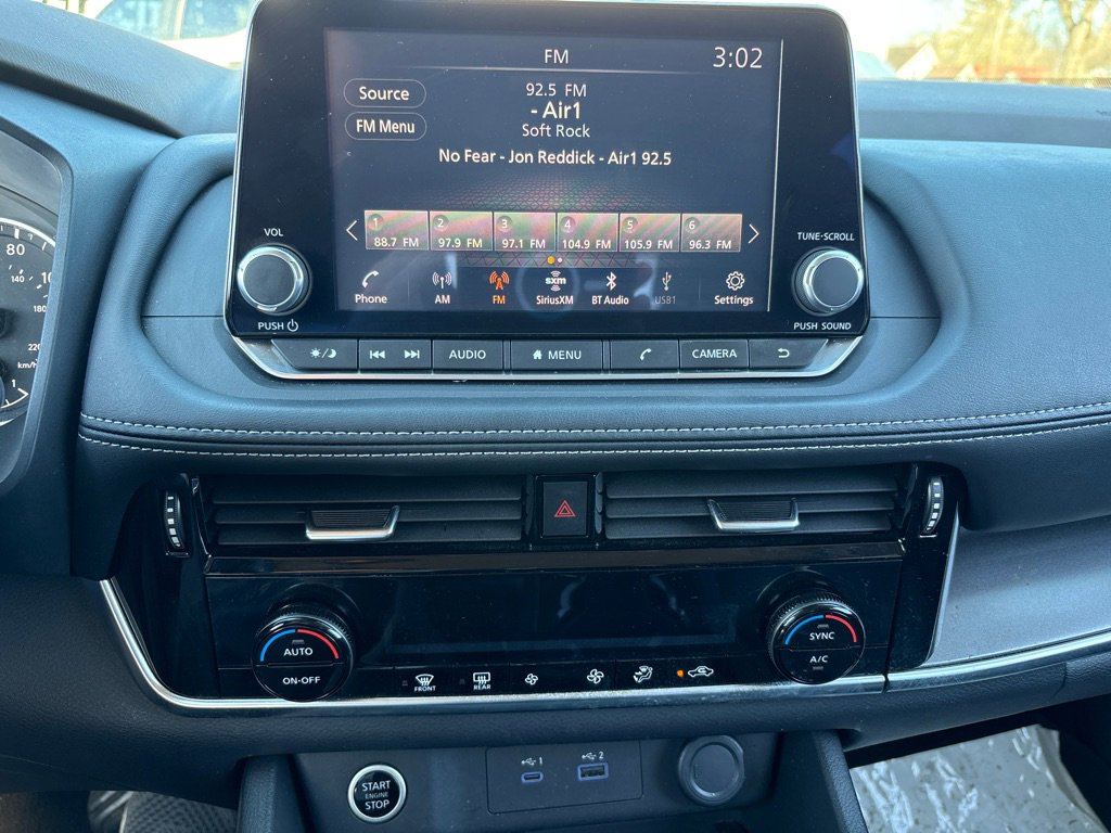 Used 2021 Nissan Rogue SV image 14