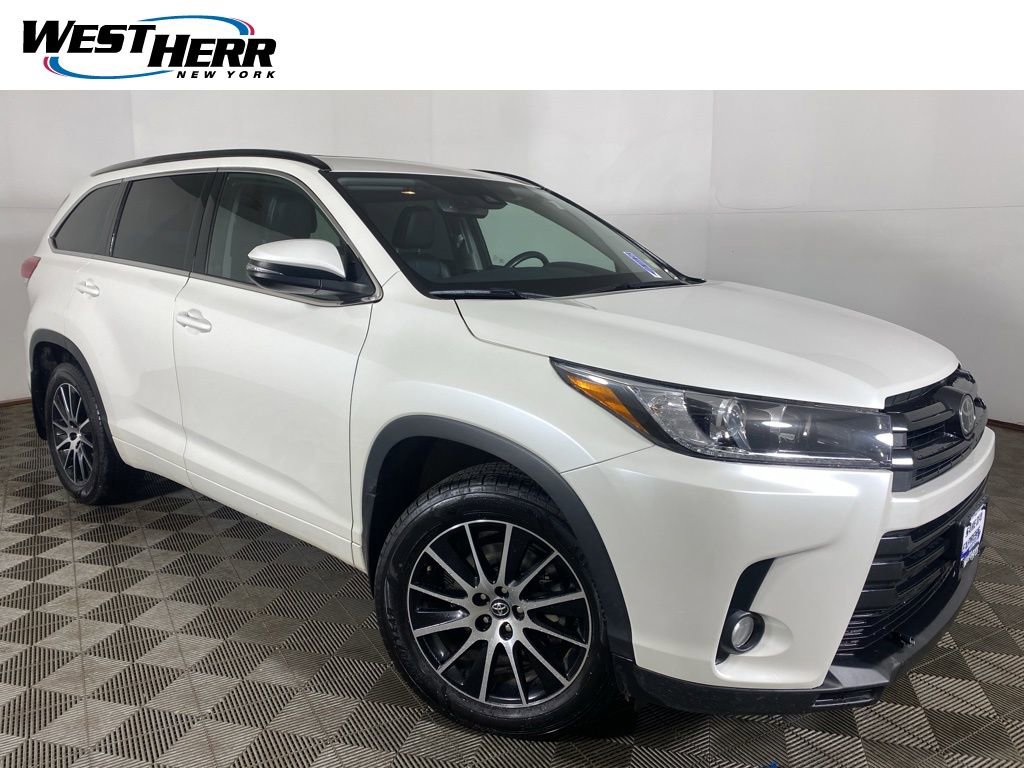 Used 2018 Toyota Highlander SE AWD/4WD image 1