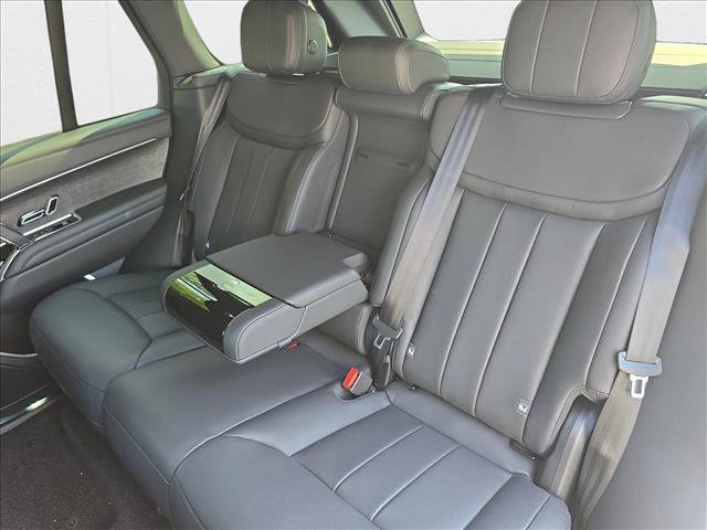 New 2025 Land Rover Range Rover SE image 14