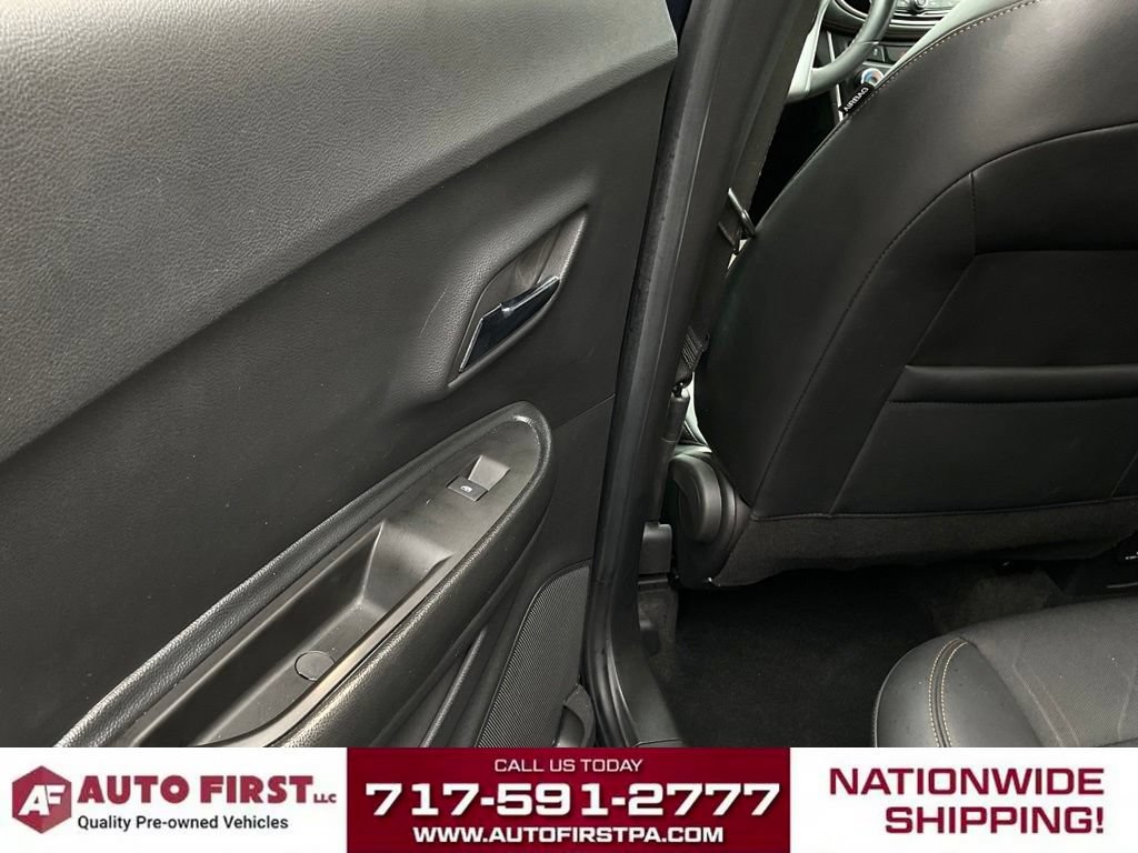 Used 2022 Chevrolet Trax LT w/ LT Convenience Package AWD/4WD image 9