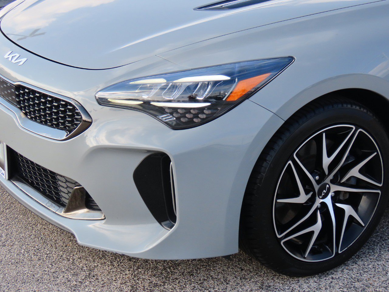 Used 2023 Kia Stinger GT-Line w/ Sun & Sound Package image 3