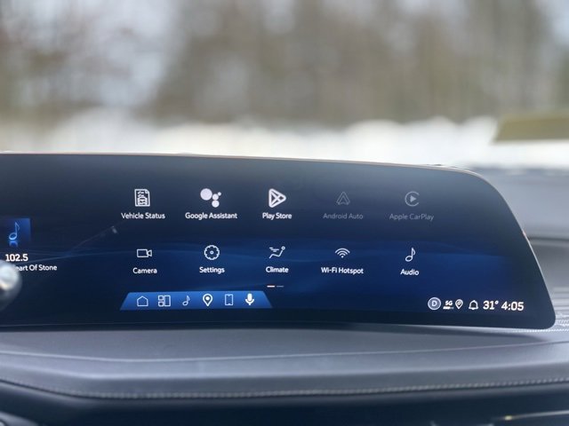 Used 2025 Cadillac XT4 Premium Luxury image 11