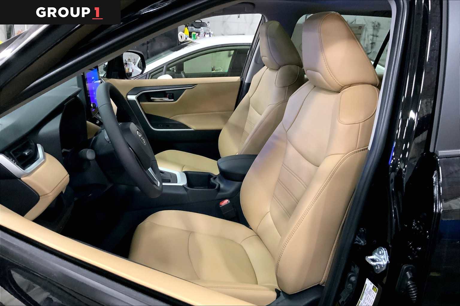 Used 2025 Toyota RAV4 XLE Premium w/ Weather Package AWD/4WD image 9