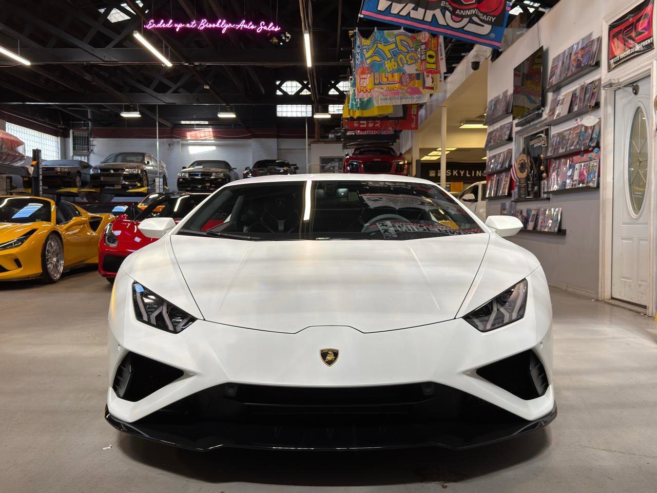 Used 2022 Lamborghini Huracan EVO image 2