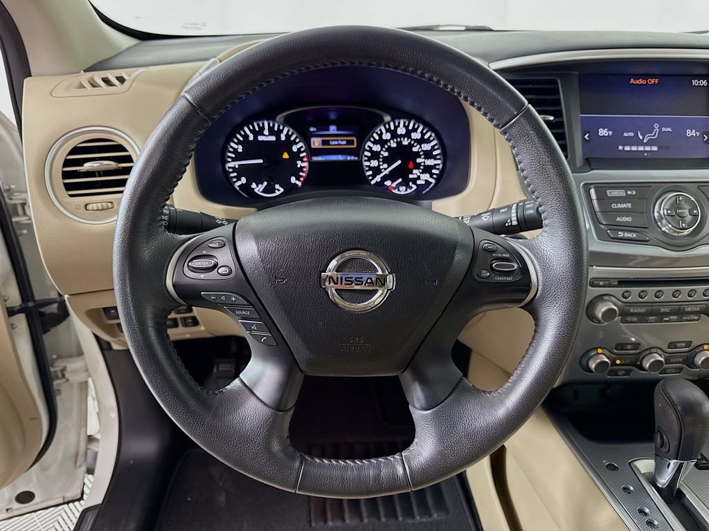 Used 2017 Nissan Pathfinder SL image 11