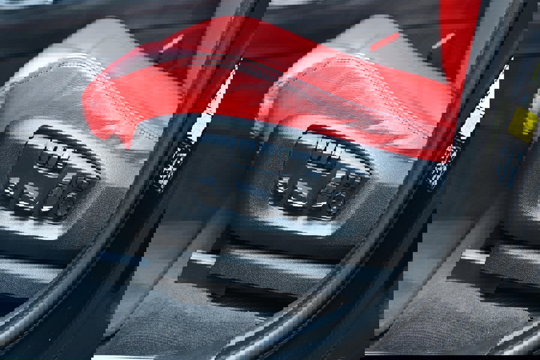 Used 2015 BMW X6 M image 23