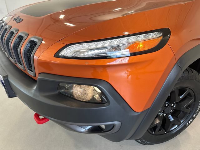 Used 2016 Jeep Cherokee Trailhawk w/ Leather Interior Group AWD/4WD image 9