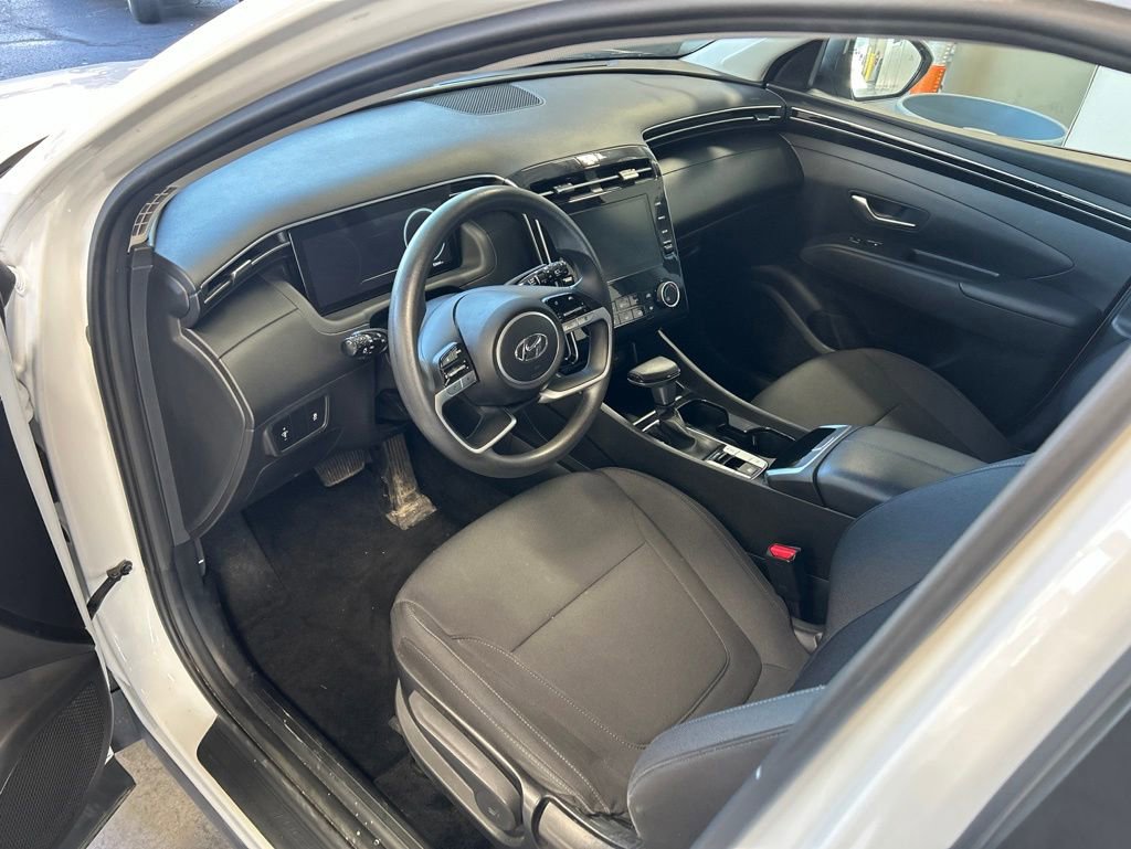 Used 2024 Hyundai Tucson SE FWD image 2