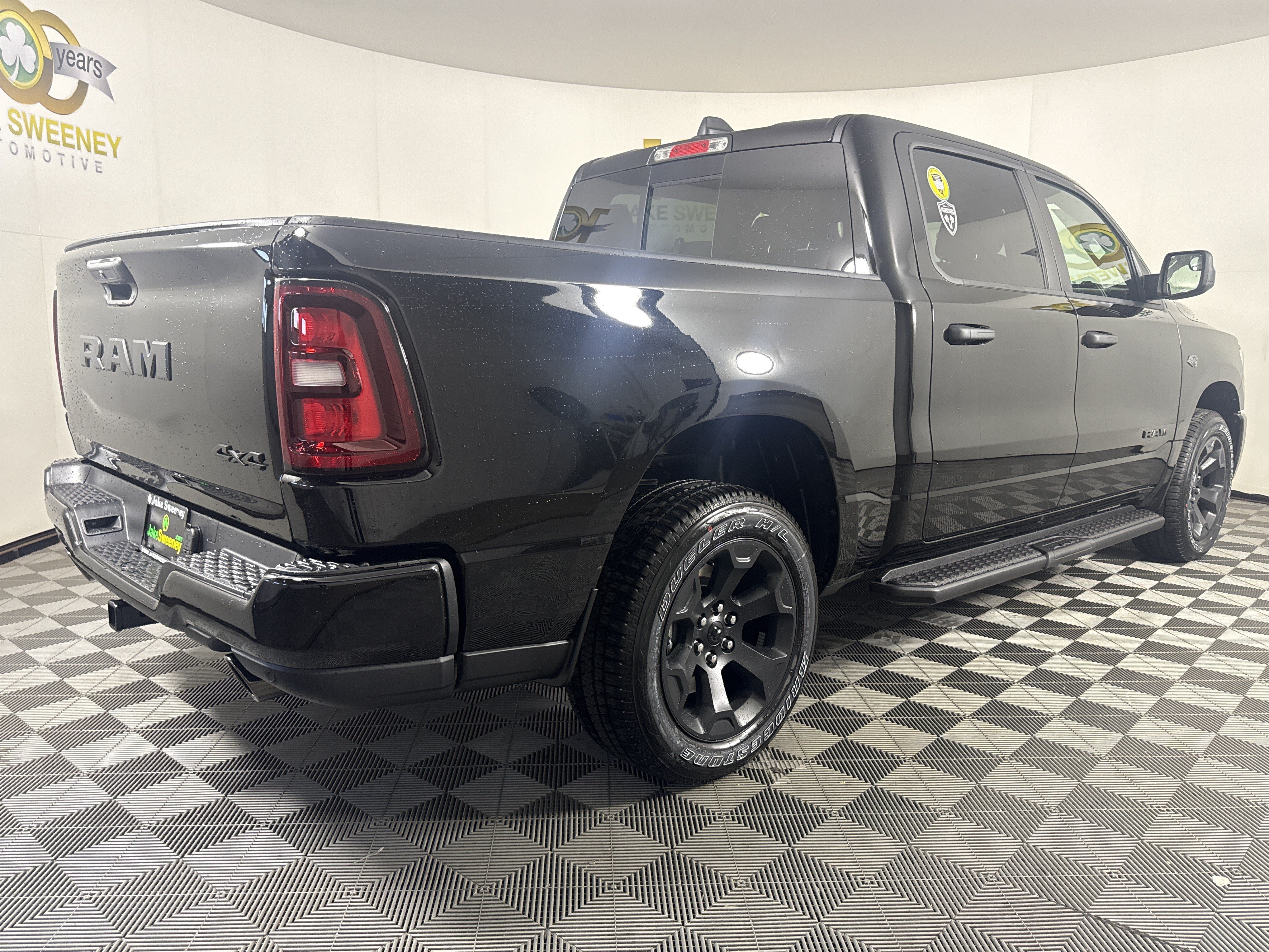 New 2027 RAM 1500 Express AWD/4WD image 10