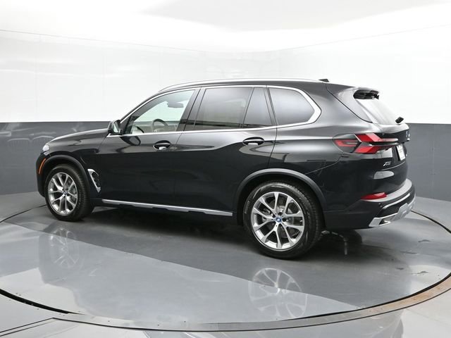 New 2025 BMW X5 xDrive50e image 5