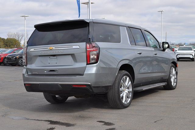 Used 2024 Chevrolet Suburban High Country w/ Advanced Technology Package image 3