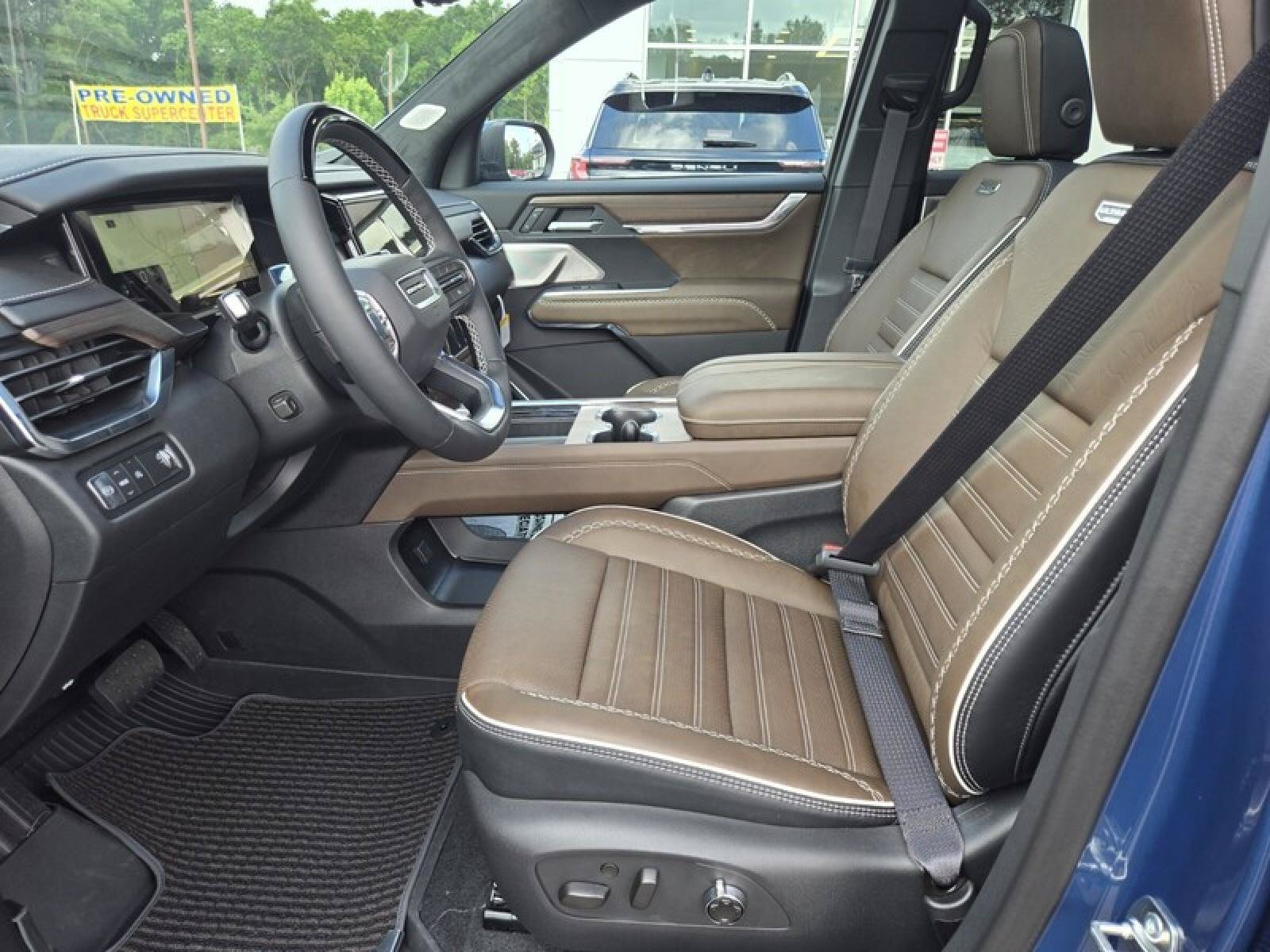 New 2026 GMC Acadia Denali Ultimate w/ LPO, Floor Liner Package FWD image 22