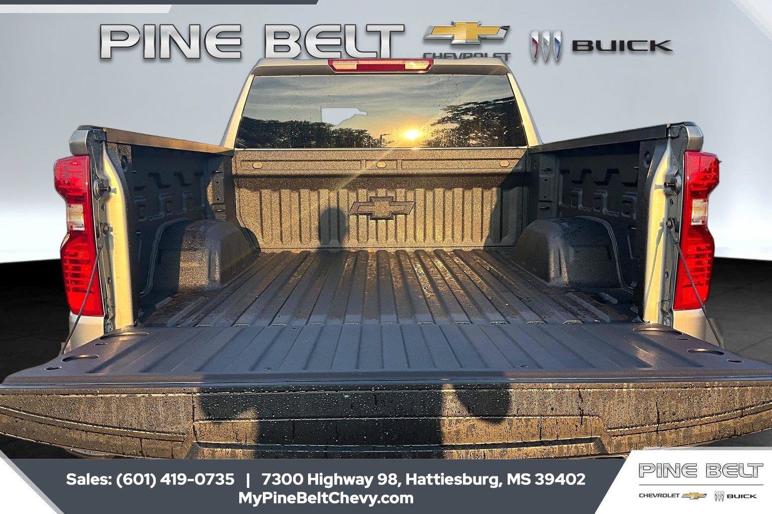New 2026 Chevrolet Silverado 1500 Custom Trail Boss w/ LPO, Dark Essentials Package AWD/4WD image 5