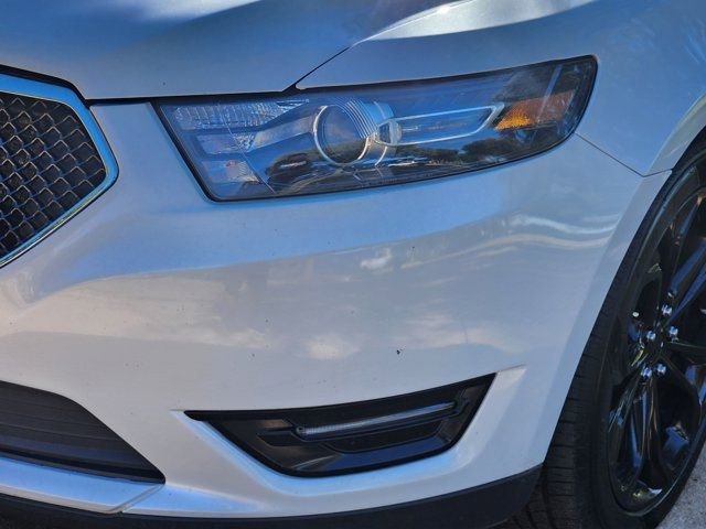 Used 2018 Ford Taurus SHO image 17