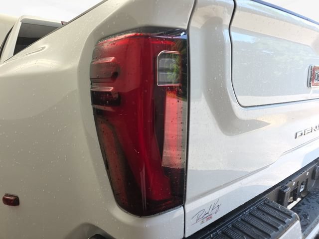 Used 2024 GMC Sierra 3500 Denali w/ Denali Reserve Package AWD/4WD image 35