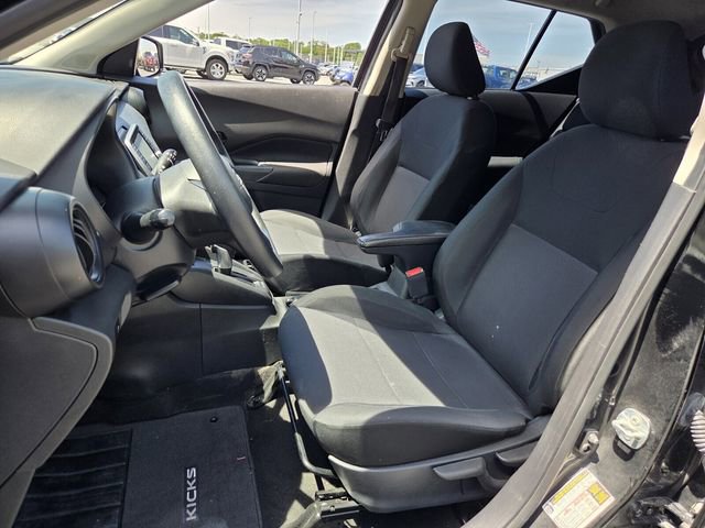 Used 2023 Nissan Kicks S FWD image 9