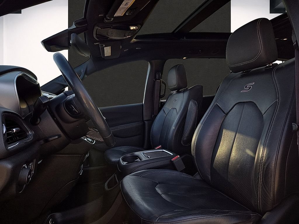 Used 2019 Chrysler Pacifica Touring-L Plus w/ Advanced Safetytec Group FWD image 13
