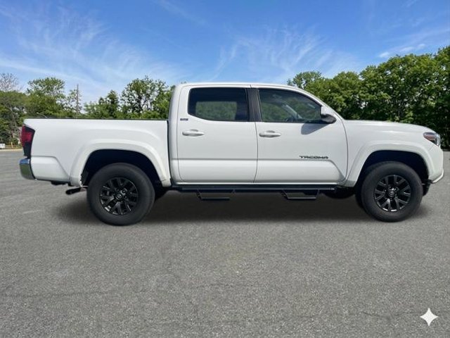 Used 2023 Toyota Tacoma SR5 AWD/4WD image 3