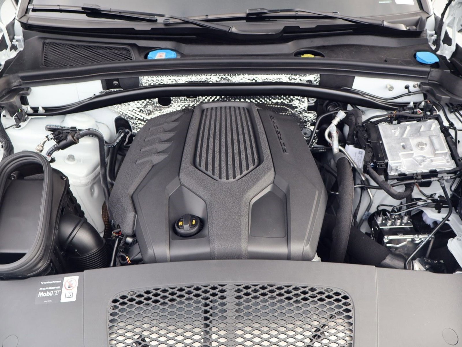 New 2026 Porsche Macan Turbo image 26