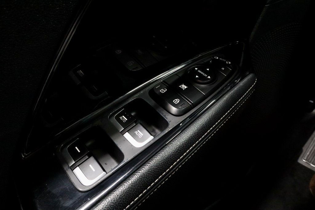 Used 2022 Kia Niro EX w/ Cold Weather Package image 26