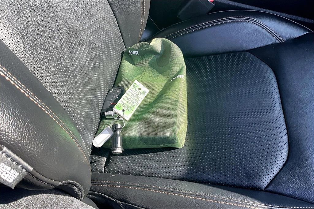 Used 2022 Jeep Compass Limited image 11