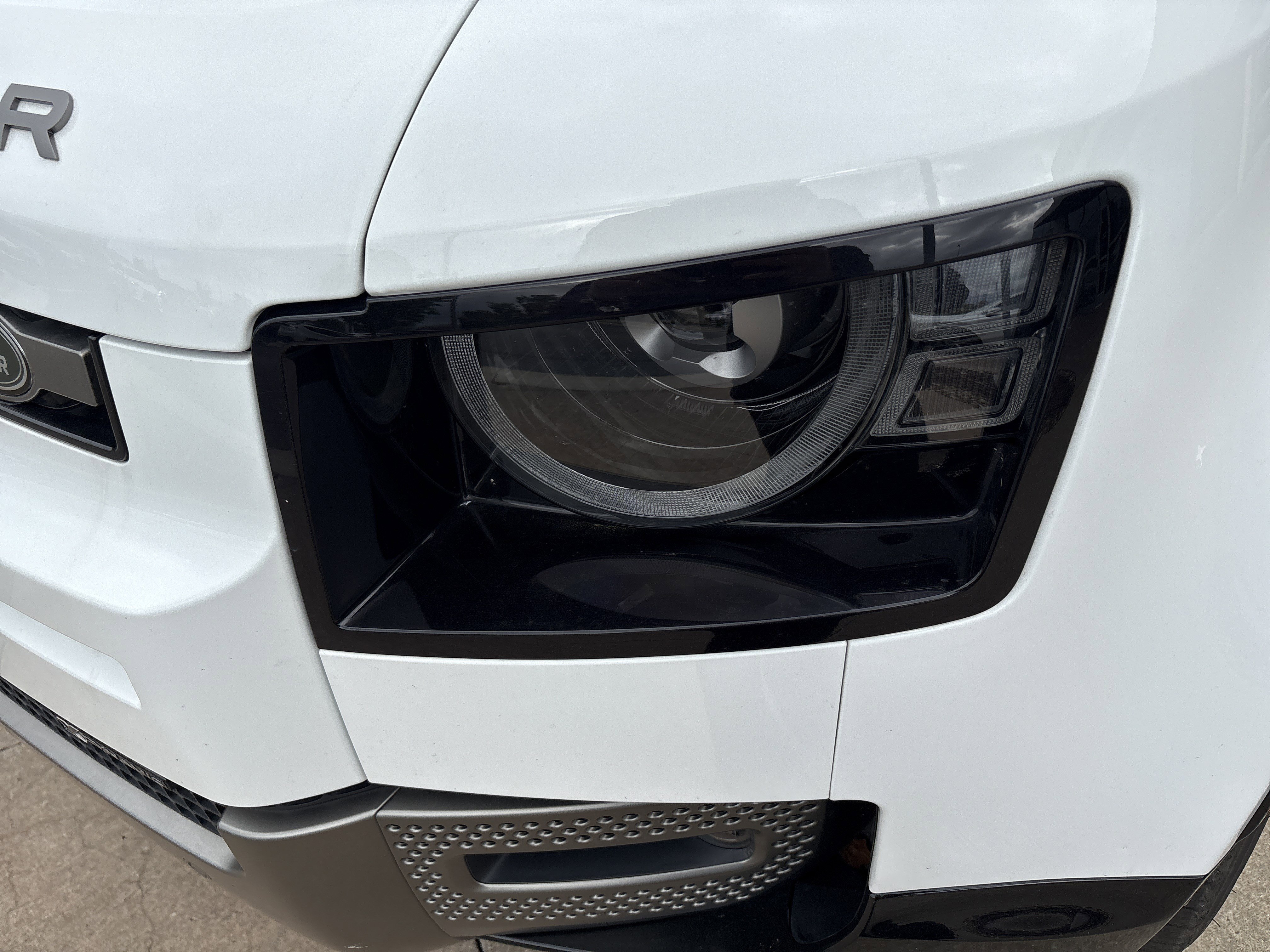 Used 2023 Land Rover Defender 90 X-Dynamic SE AWD/4WD image 6