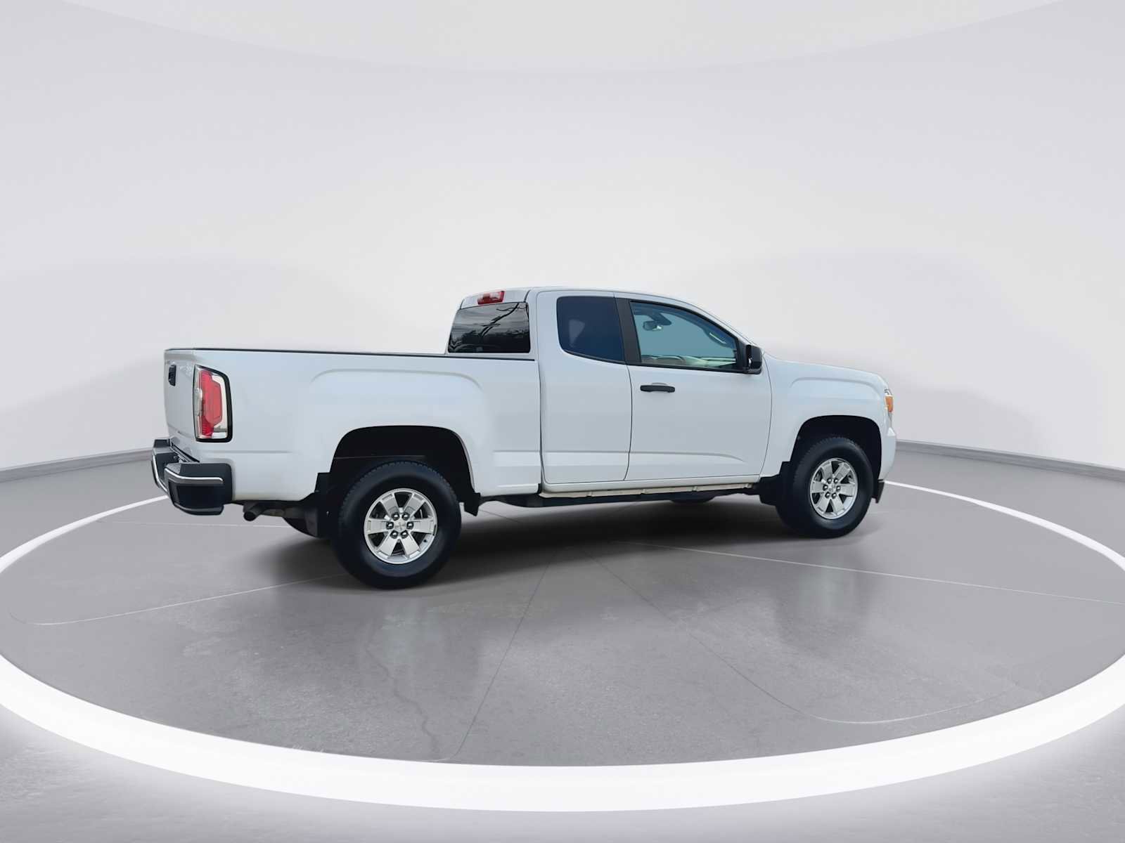 Used 2018 GMC Canyon 2WD Ext Cab 128.3 w/ Convenience Package image 8