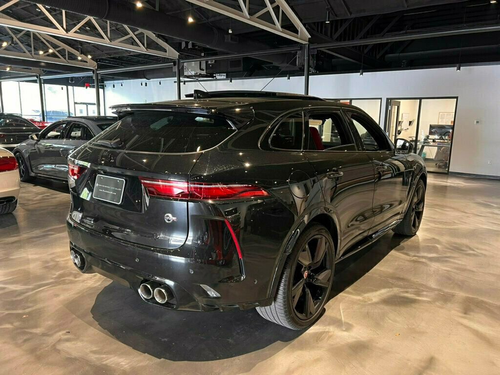 Used 2023 Jaguar F-PACE SVR image 5