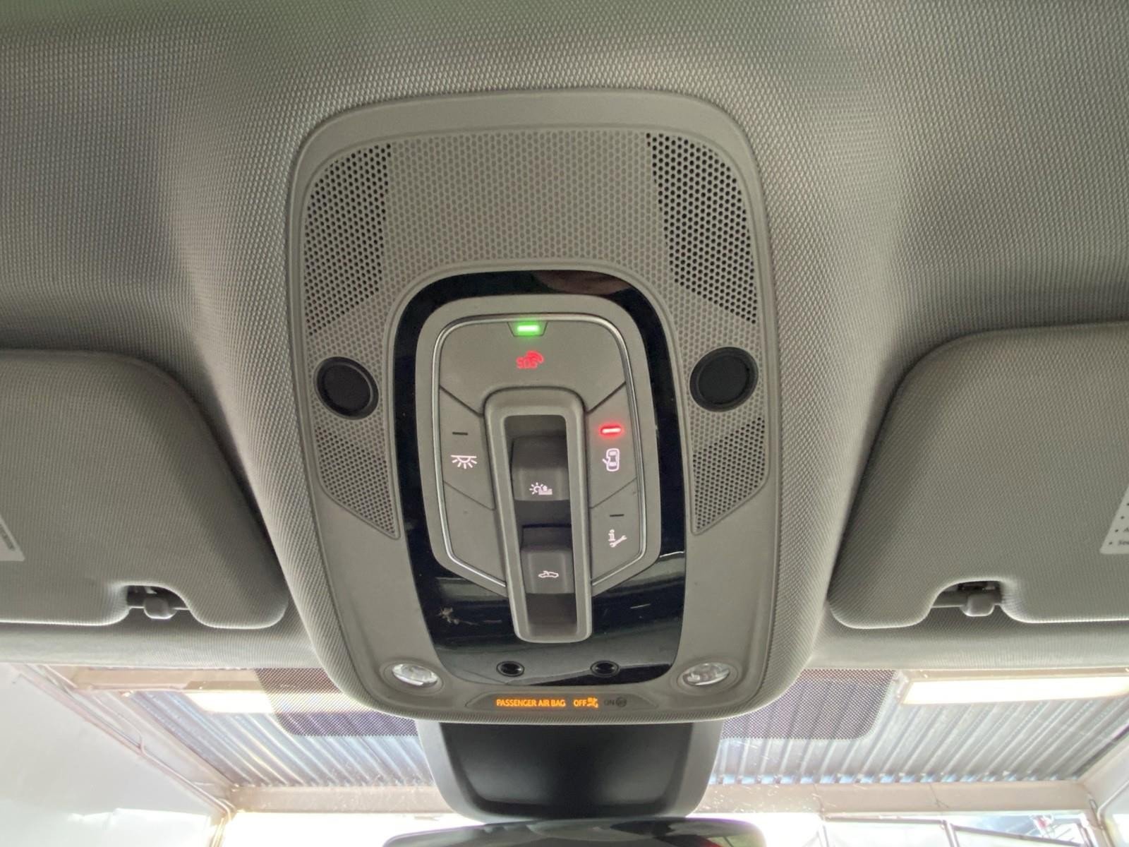 Used 2022 Audi e-tron Premium image 27