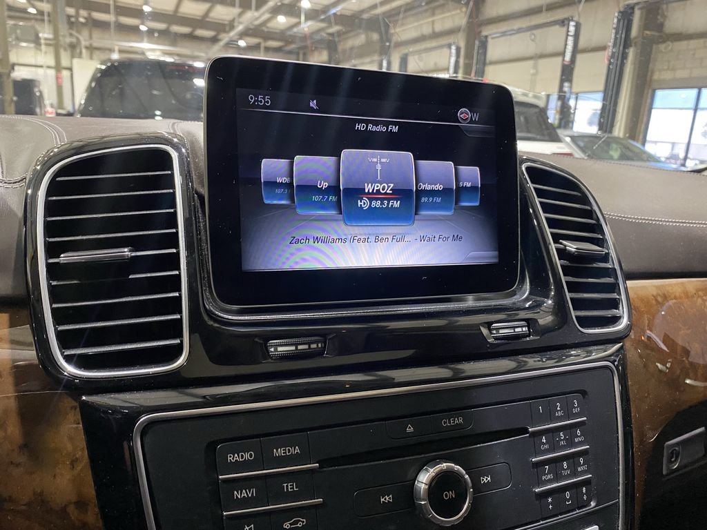 Used 2017 Mercedes-Benz GLS 550 4MATIC image 7