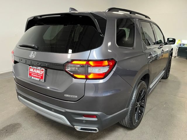 Used 2024 Honda Pilot Touring image 3