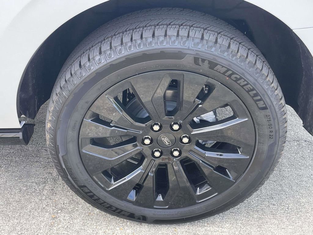 New 2025 Ford Expedition Platinum w/ Stealth Appearance Package image 9