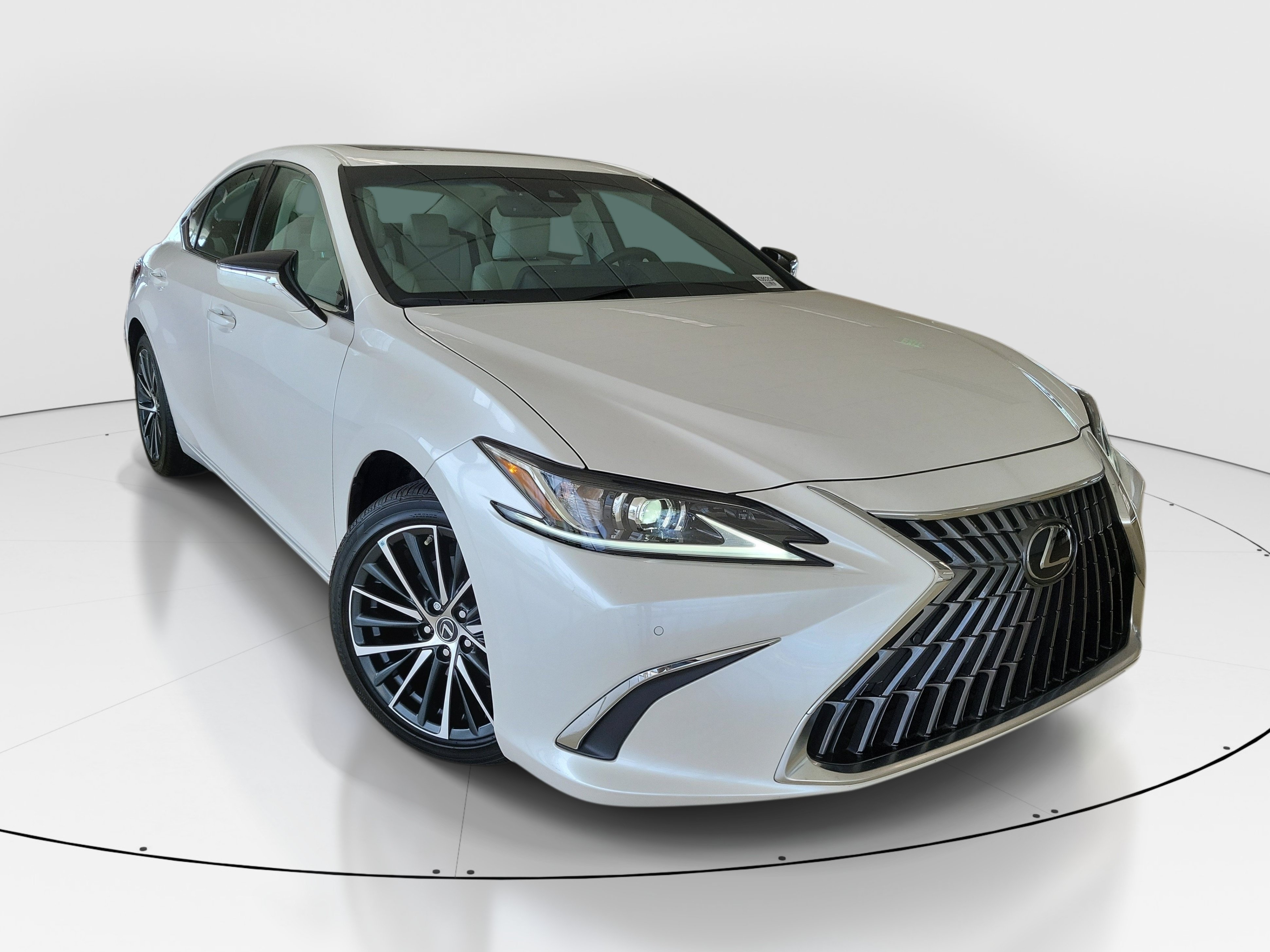 Used 2024 Lexus ES 350 w/ Premium Package FWD image 2