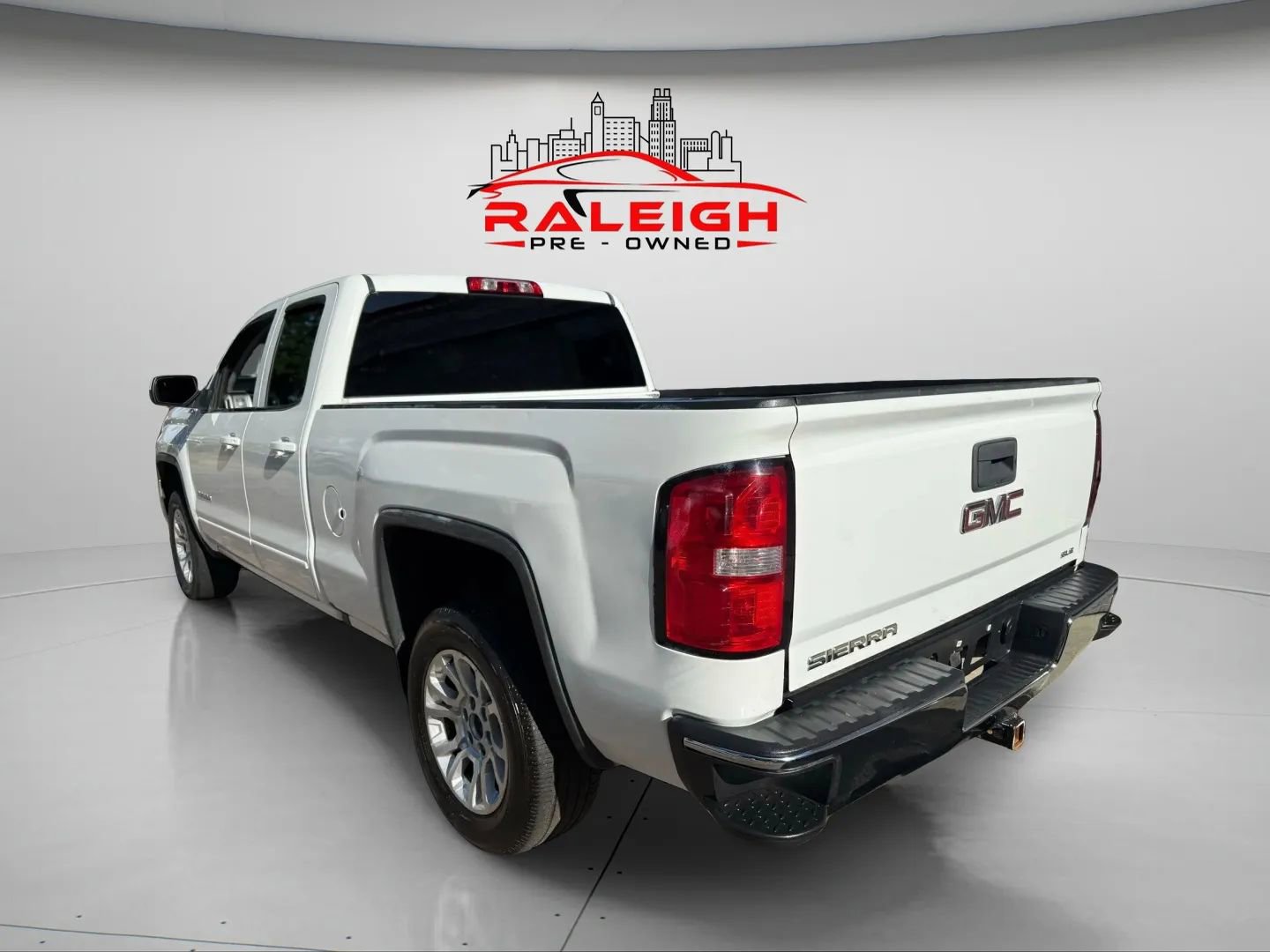 Used 2018 GMC Sierra 1500 SLE w/ SLE Value Package image 3
