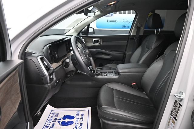 Used 2023 Kia Sorento S AWD/4WD image 11