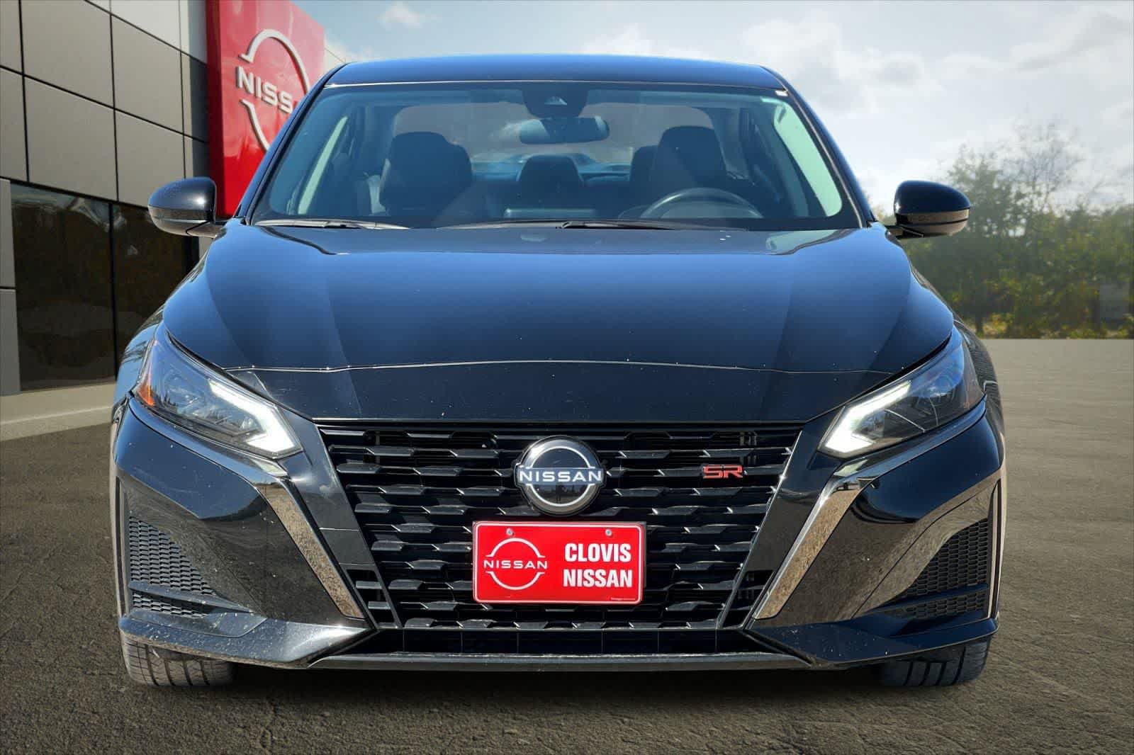 Used 2024 Nissan Altima 2.5 SR FWD image 11