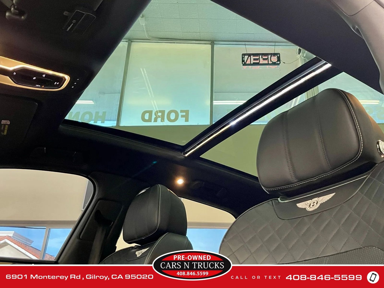 Used 2017 Bentley Bentayga image 11