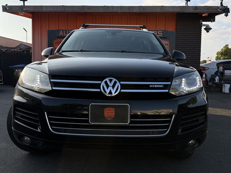 Used 2012 Volkswagen Touareg Hybrid AWD/4WD image 2