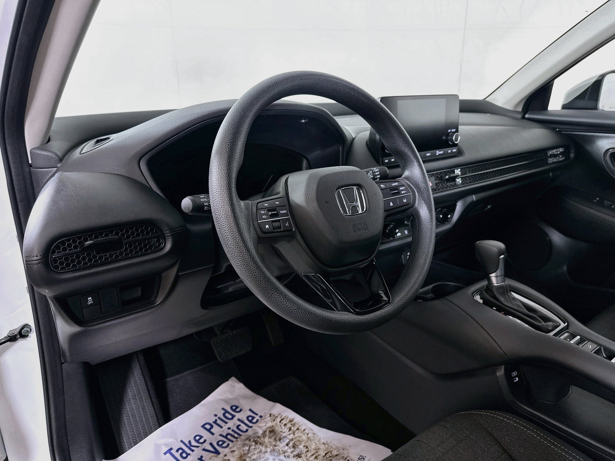 Used 2024 Honda HR-V LX image 9