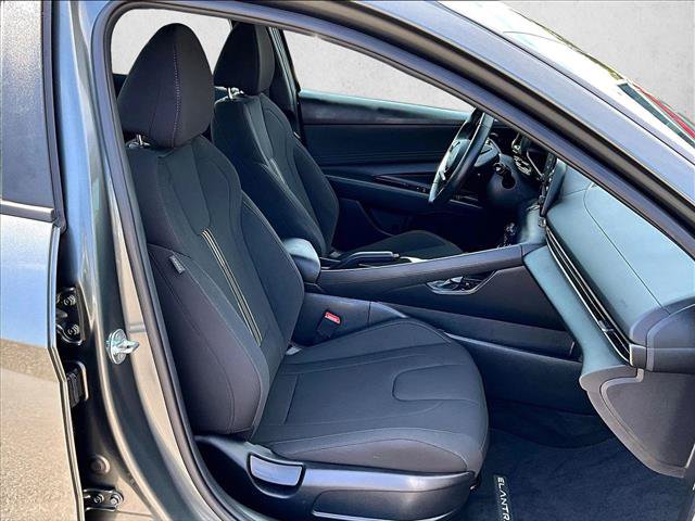 Used 2025 Hyundai Elantra Sport FWD image 9