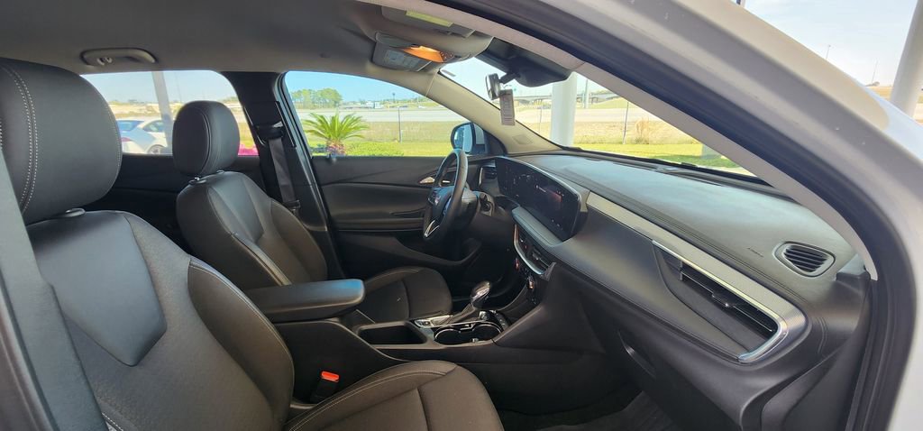 Used 2024 Buick Encore GX Preferred image 18