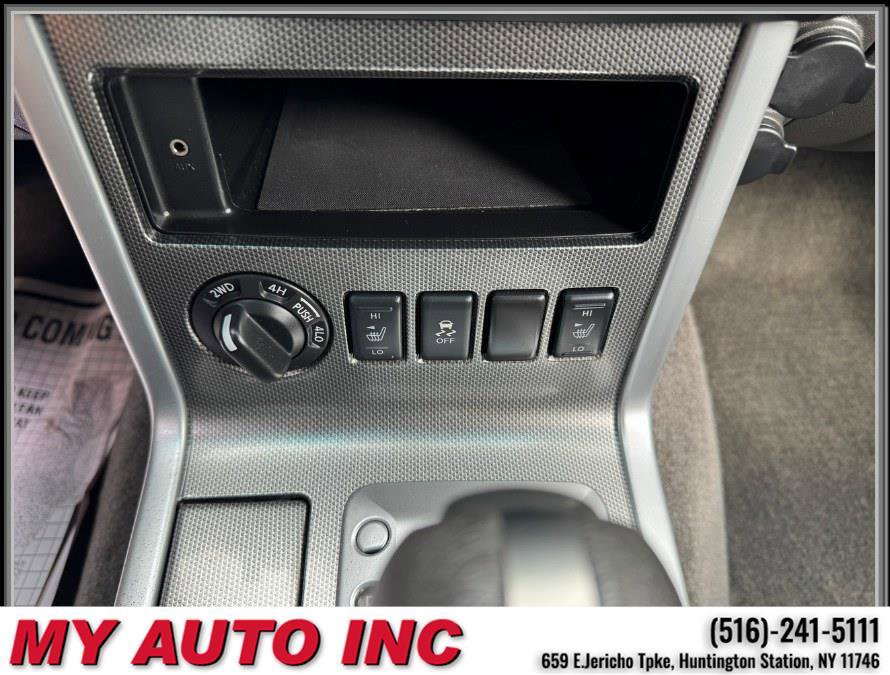 Used 2012 Nissan Pathfinder Silver image 16