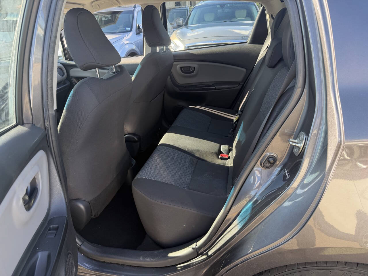Used 2016 Toyota Yaris L FWD image 23