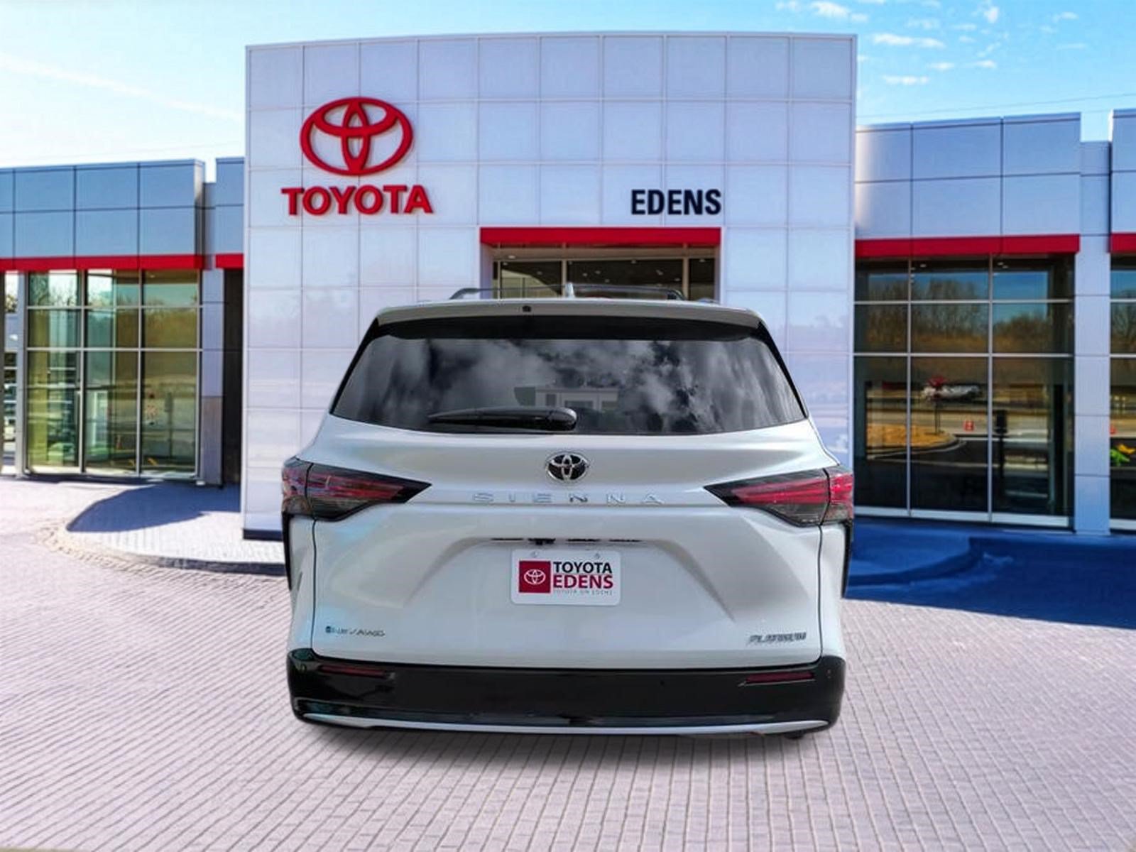 New 2026 Toyota Sienna Platinum AWD/4WD image 4