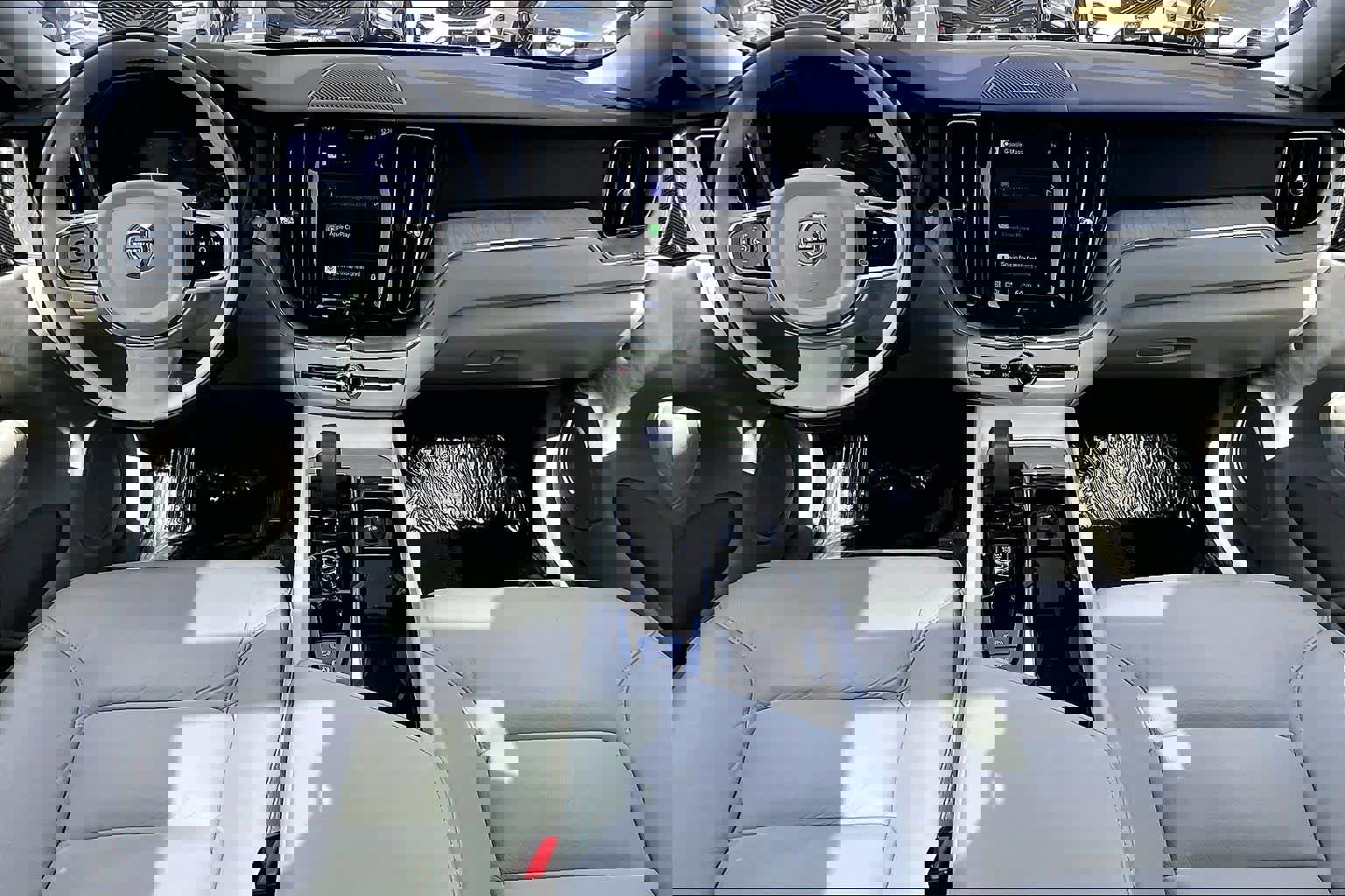 Used 2023 Volvo XC60 B5 Plus w/ Climate Package image 15