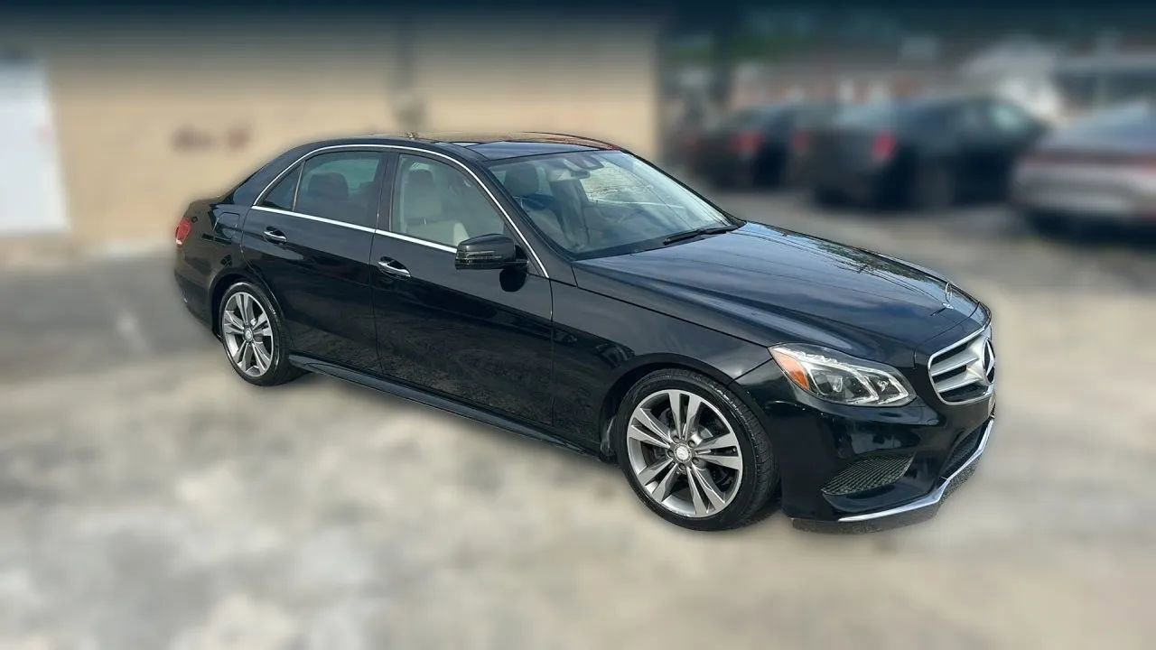 Used 2016 Mercedes-Benz E 350 4MATIC Sedan w/ Premium Package image 10