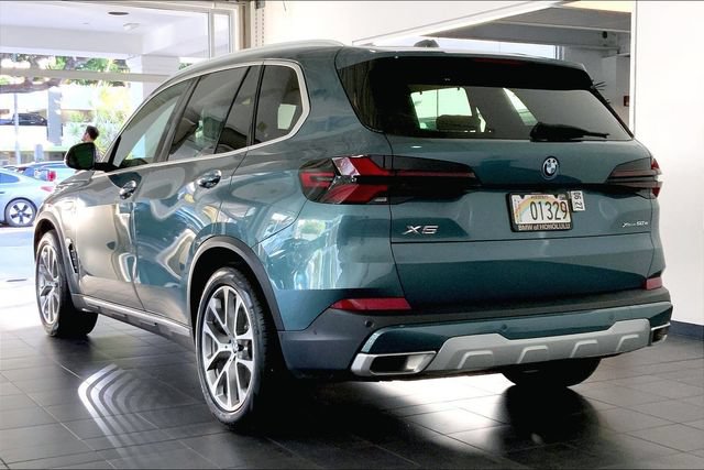 Used 2026 BMW X5 xDrive50e w/ Executive Package AWD/4WD image 5